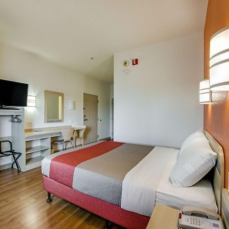 Motel 6-Brampton, ON - Toronto Exterior foto