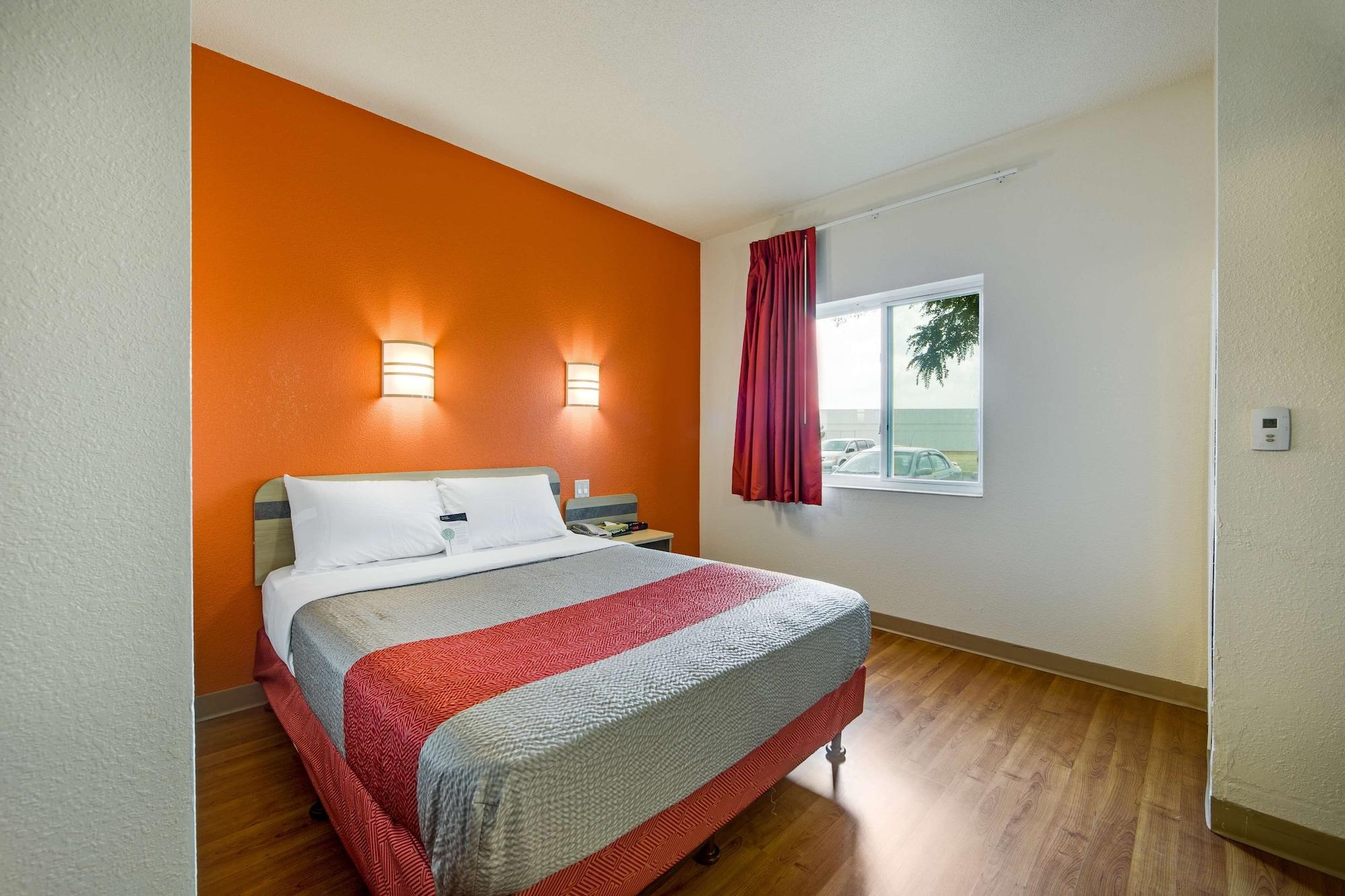 Motel 6-Brampton, ON - Toronto Exterior foto