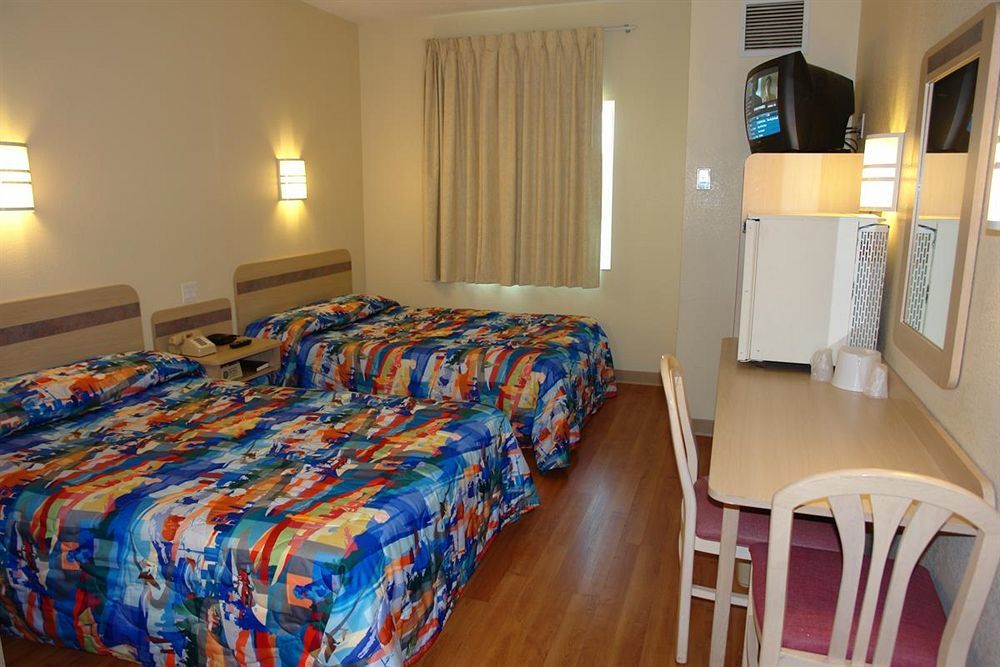 Motel 6-Brampton, ON - Toronto Exterior foto