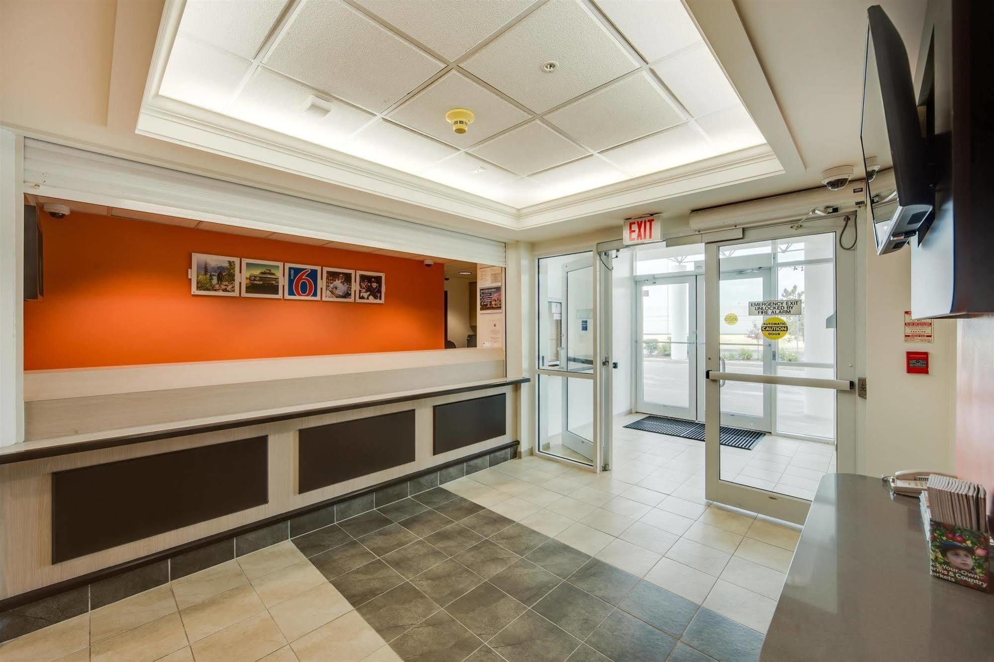 Motel 6-Brampton, ON - Toronto Exterior foto