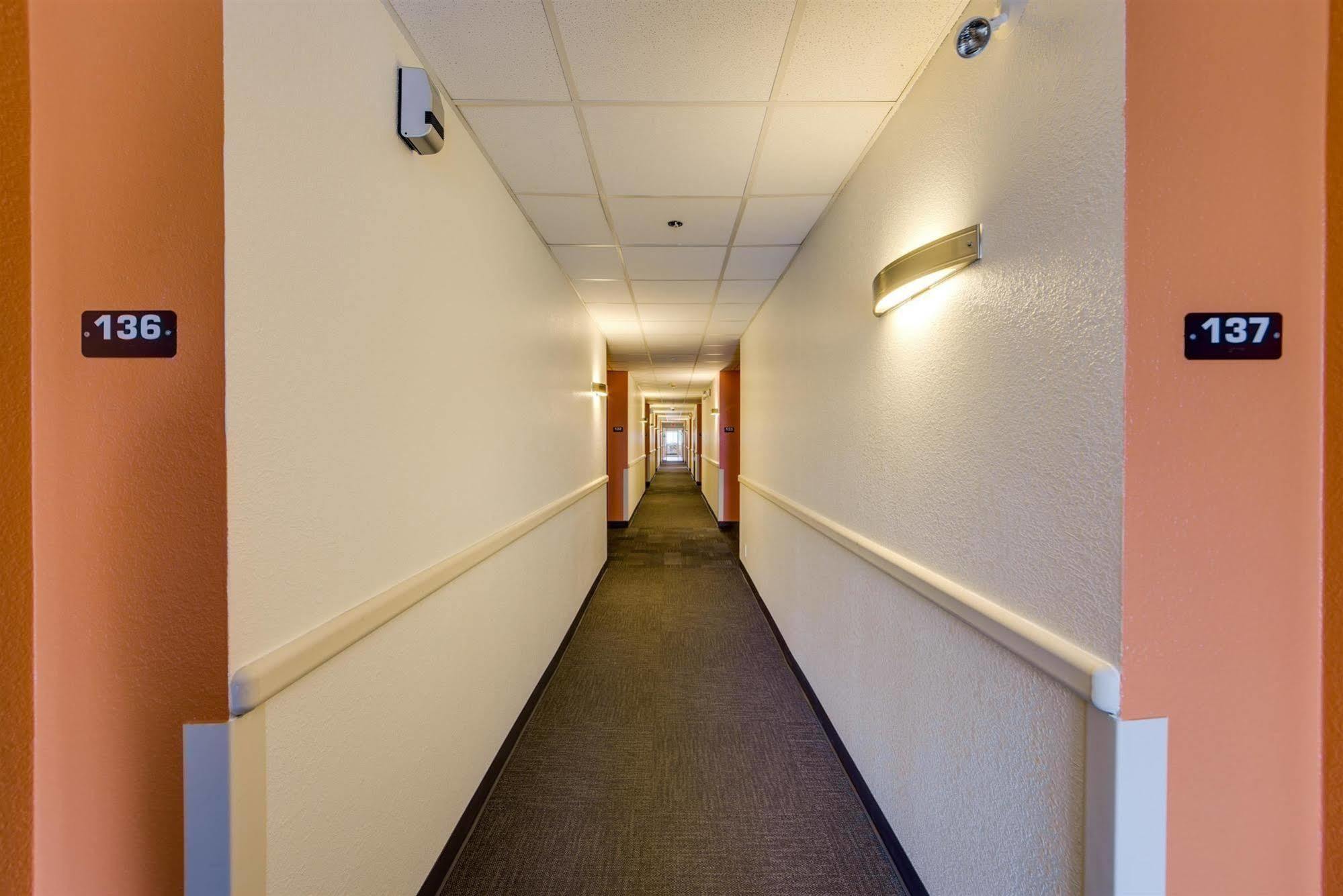 Motel 6-Brampton, ON - Toronto Exterior foto
