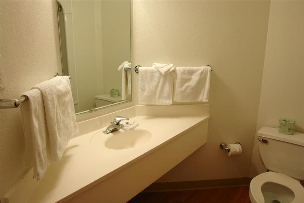Motel 6-Brampton, ON - Toronto Ausstattung foto